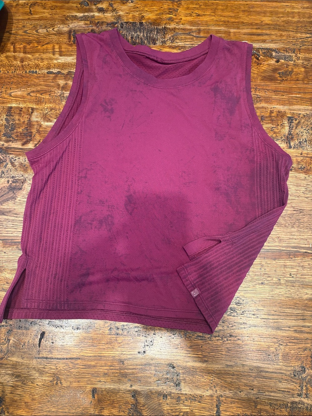 Lululemon women’s Sleeveless Rib-Detail Workout Tank - Burgundy